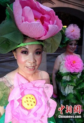 新疆油城克拉玛依举办环保时装秀倡导绿色生活(2)-中新网